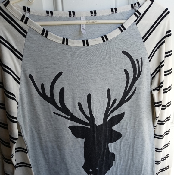 Deer Head Top - Picture 4 of 4